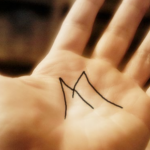 Pessoas com a letra “M” na mão são pessoas com qualidades especiais