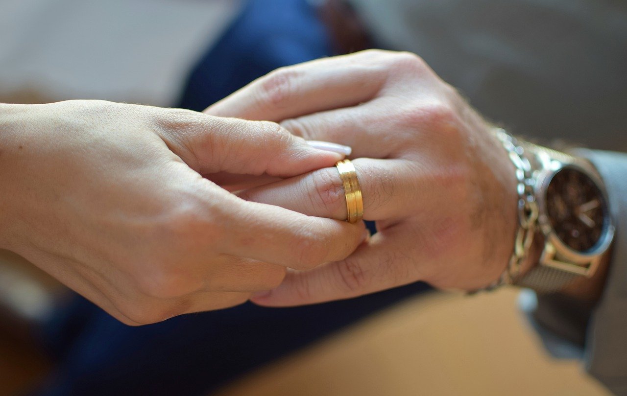 Usar aliança de casamento é importante, estes 6 motivos provam isso