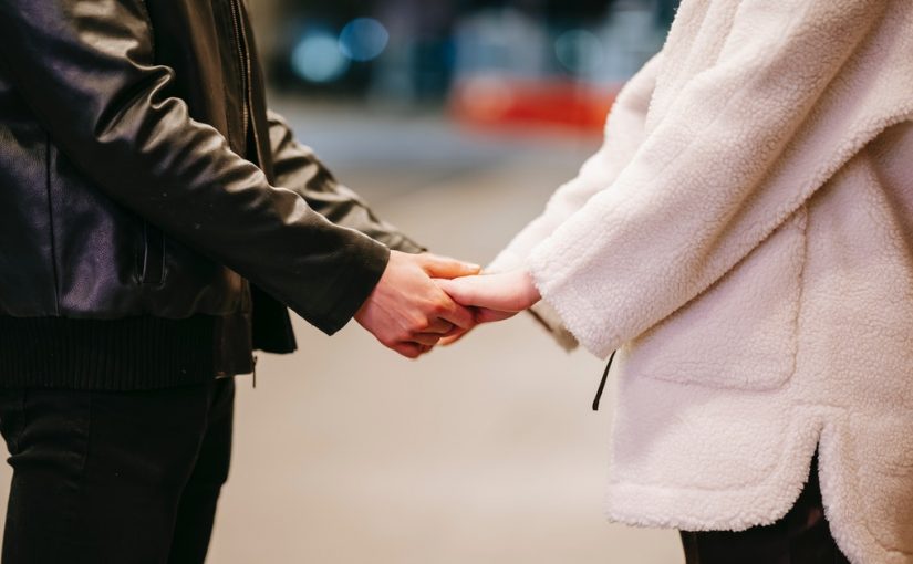 Sempre segure a mão da pessoa que ama, estes 10 motivos explicam