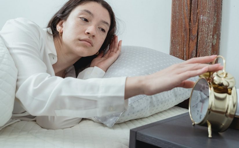 8 dicas valiosas para dormir melhor e acordar com energia